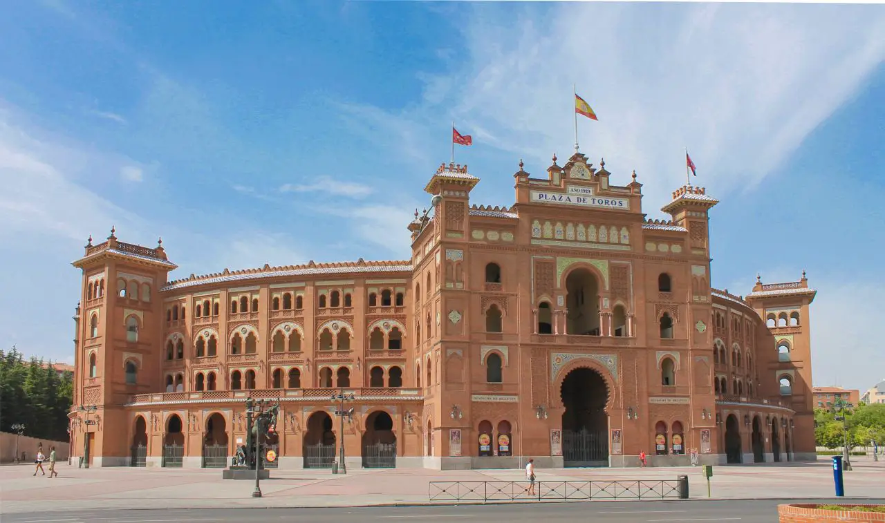 Plaza_de_Toros_de_Las_Ventas_(Madrid,_España)