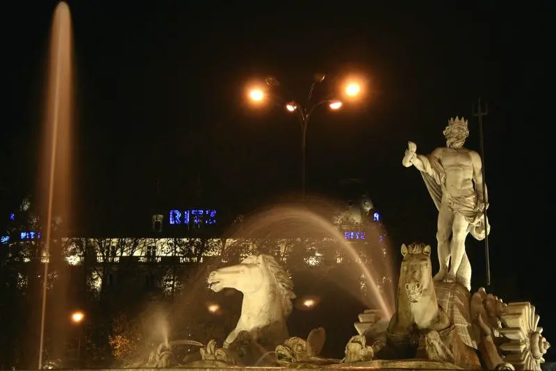 Historia fuente neptuno Madrid