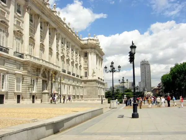 Plaza_de_Oriente_(Madrid) curiosidades