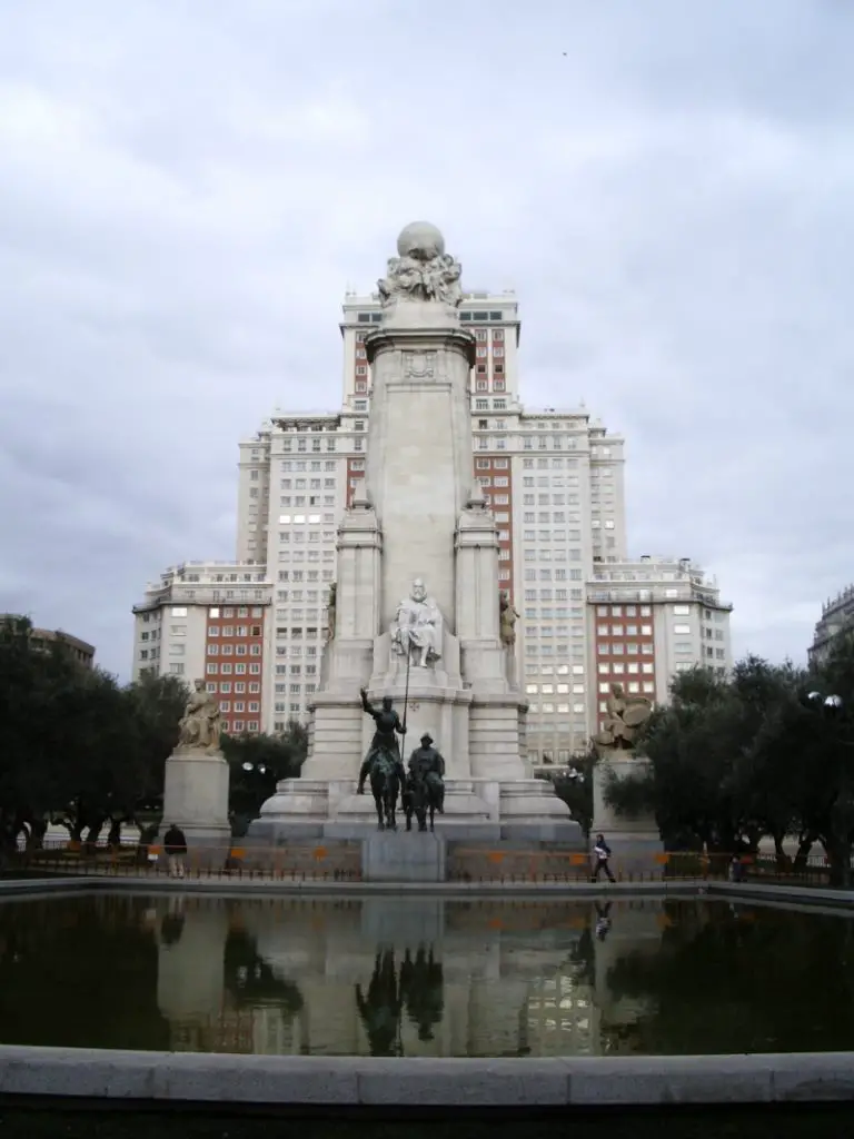 Monumento_a_Cervantes_(Madrid)_15